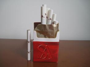 二十块的爆珠香烟